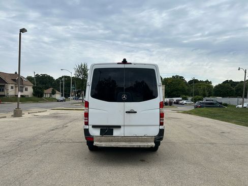 Used 2016 Mercedes-Benz Sprinter 2500 image 5