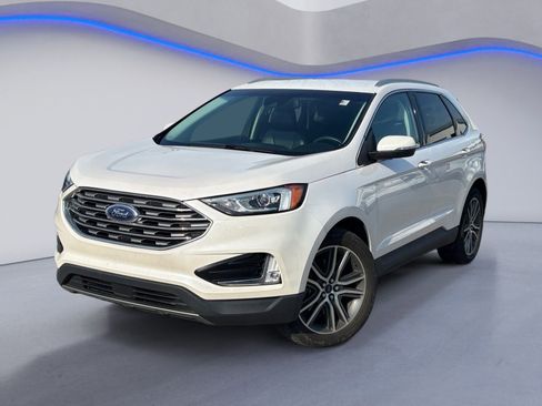 Used 2019 Ford Edge Titanium w/ Cold Weather Package AWD/4WD image 2