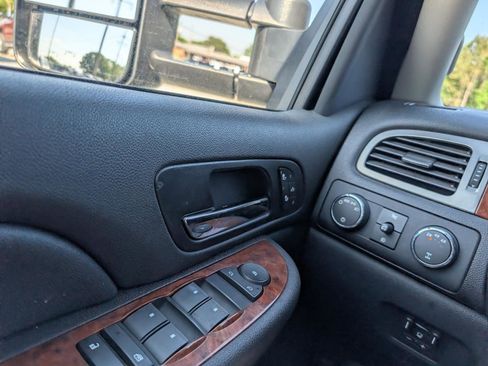 Used 2007 Chevrolet Silverado 2500 LTZ w/ Safety Package AWD/4WD image 14