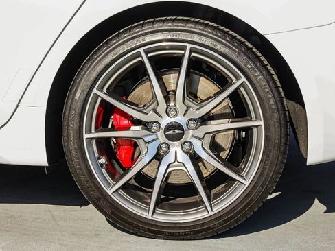 Used 2025 Genesis G70 2.5T image 8