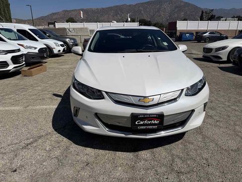 Used 2017 Chevrolet Volt Premier w/ Driver Confidence II Package FWD image 3