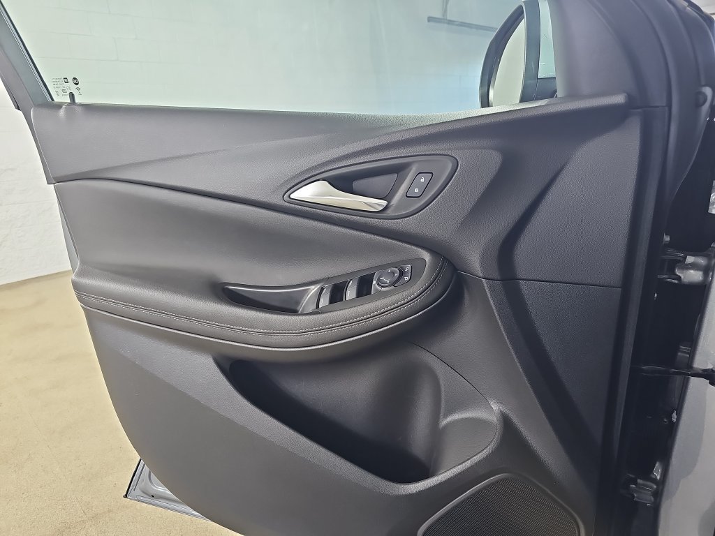 Certified 2024 Buick Encore GX Preferred w/ Comfort Package FWD image 32