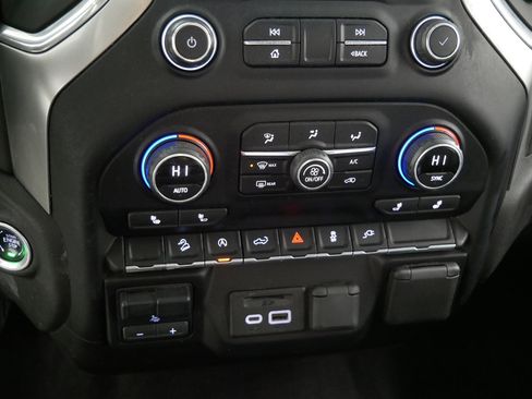 Used 2020 Chevrolet Silverado 1500 LT w/ All-Star Edition image 23