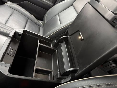 Used 2024 GMC Yukon SLT image 51