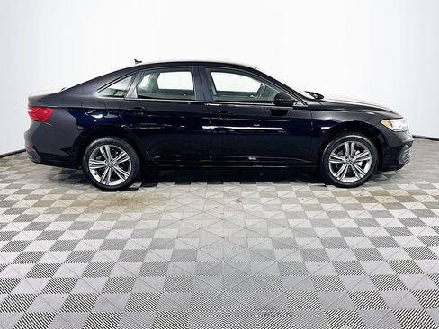 Used 2024 Volkswagen Jetta SE FWD image 9
