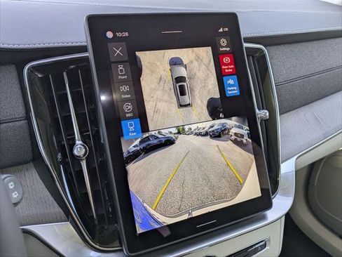 New 2026 Volvo XC90 T8 Ultra w/ Protection Package Premier image 10