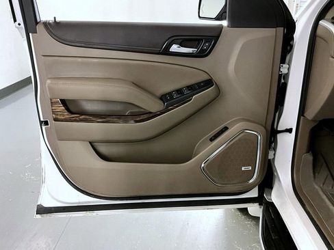 Used 2018 GMC Yukon XL SLT w/ Premium Edition image 9