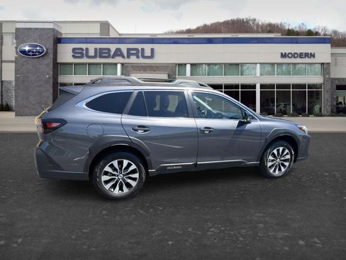 Used 2025 Subaru Outback Limited AWD/4WD image 5