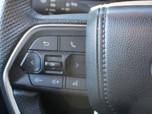 Used 2025 Toyota Sequoia SR5 image 38