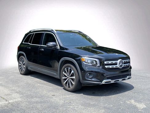 Used 2021 Mercedes-Benz GLB 250 image 2