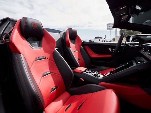 Used 2021 Lamborghini Huracan EVO image 39