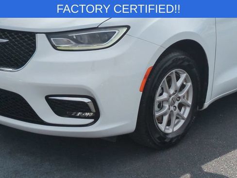 Certified 2023 Chrysler Pacifica Touring-L FWD image 9