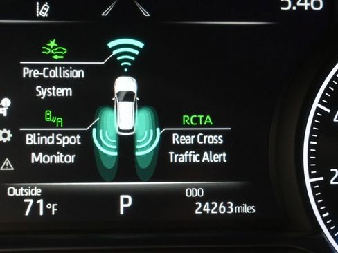Certified 2023 Toyota Venza LE AWD/4WD image 16