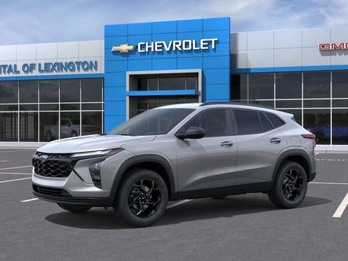 New 2026 Chevrolet Trax LT w/ Driver Confidence Package FWD image 2