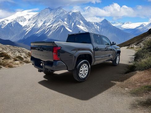 Certified 2025 Toyota Tacoma SR5 AWD/4WD image 5