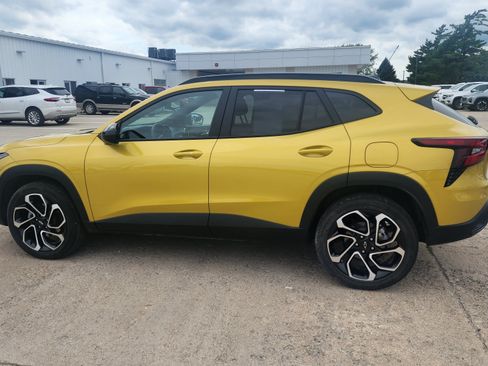 Used 2024 Chevrolet Trax RS w/ Driver Confidence Package FWD image 8