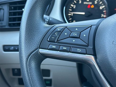 Used 2020 Nissan Rogue Sport SV image 26