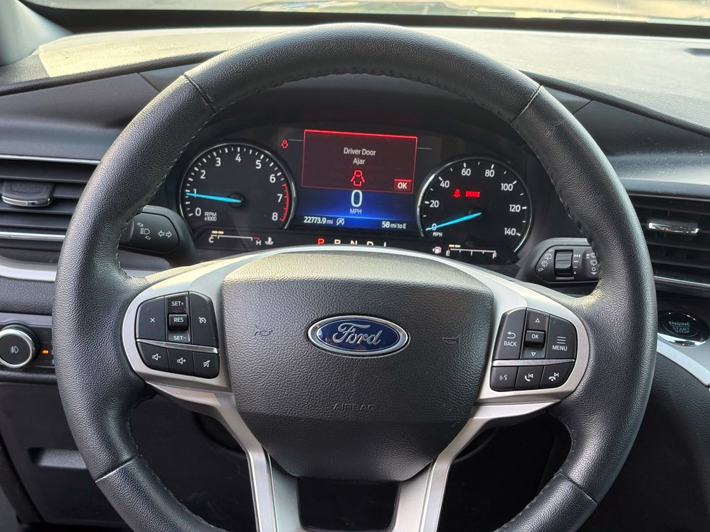 Used 2023 Ford Explorer XLT w/ Equipment Group 202A AWD/4WD image 18