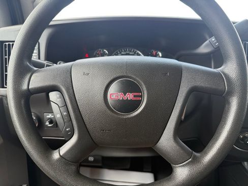 Used 2018 GMC Savana 3500 w/ Driver Convenience Package RWD image 12