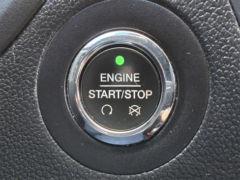 Used 2016 Ford Explorer Limited image 24