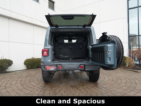 Used 2024 Jeep Wrangler Sahara image 15