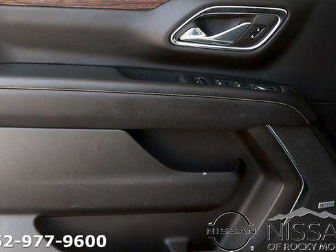 Used 2023 Chevrolet Suburban Premier RWD image 10