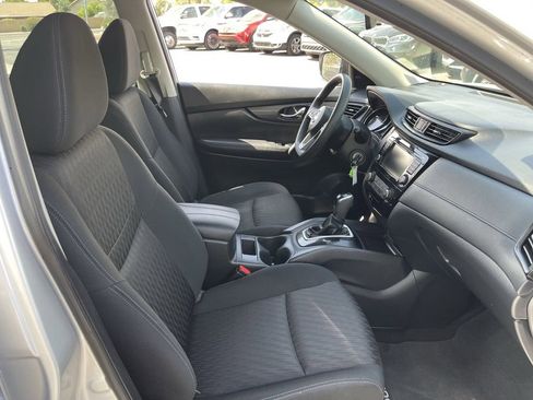 Used 2018 Nissan Rogue S image 12