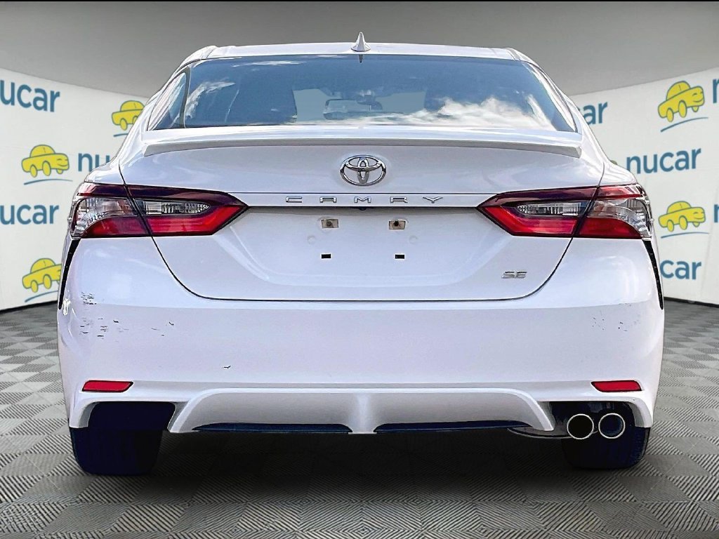 Used 2021 Toyota Camry SE w/ Cold Weather Package FWD image 5