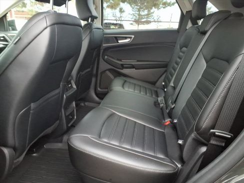 Certified 2022 Ford Edge SEL image 11