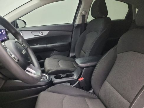 Used 2024 Kia Forte LXS FWD image 17