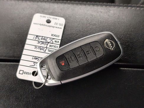 Used 2025 Nissan Rogue SV AWD/4WD image 26