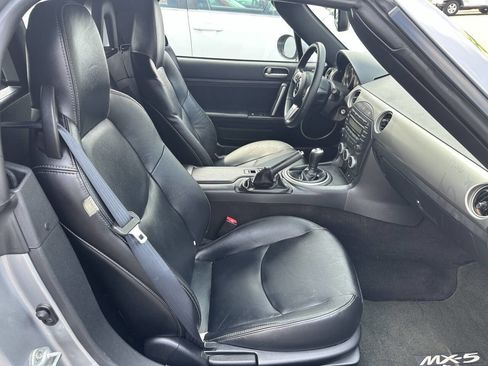 Used 2009 MAZDA MX-5 Miata Grand Touring image 20