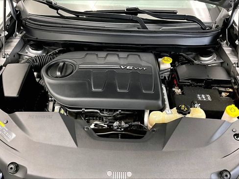 Used 2020 Jeep Cherokee Limited AWD/4WD image 9