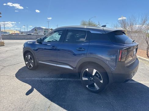 Used 2025 Nissan Kicks SR image 12