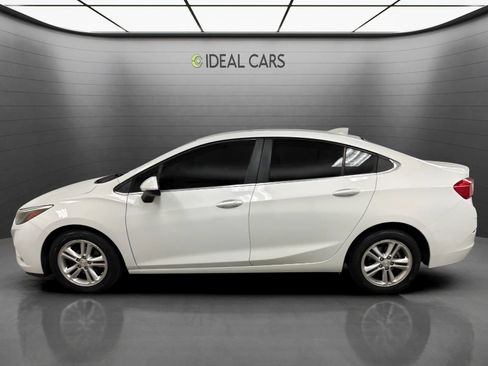 Used 2017 Chevrolet Cruze LT w/ Convenience Package FWD image 8