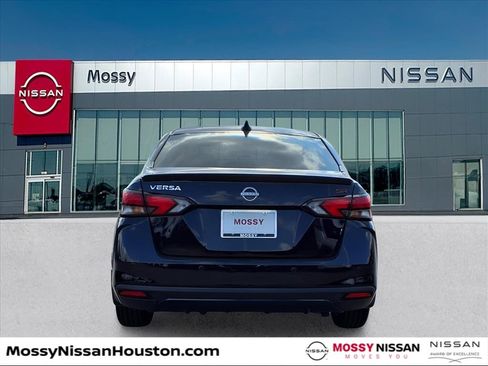 New 2025 Nissan Versa SR w/ Trunk Package image 6