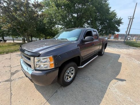 Used 2011 Chevrolet Silverado 1500 LS AWD/4WD image 2