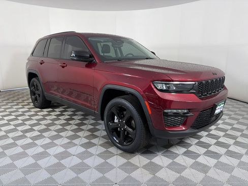 Used 2023 Jeep Grand Cherokee Limited w/ Black Appearance Package AWD/4WD image 1