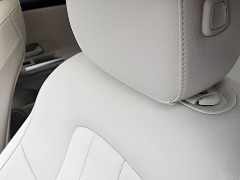 Certified 2023 Mercedes-Benz GLA 250 4MATIC image 8