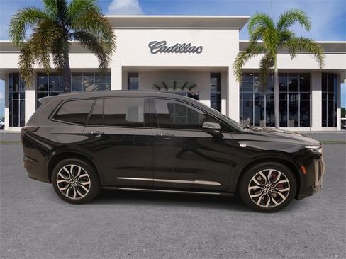 Certified 2024 Cadillac XT6 Sport w/ Platinum Package image 17