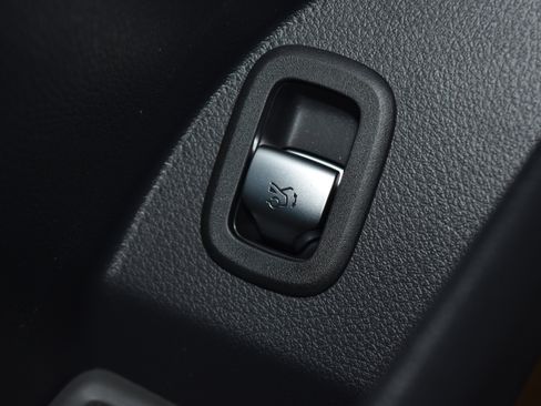 New 2026 Mercedes-Benz GLC 300 4MATIC image 6