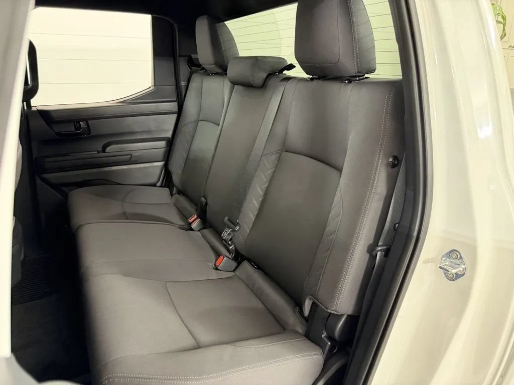 Used 2025 Toyota Tacoma SR5 AWD/4WD image 27