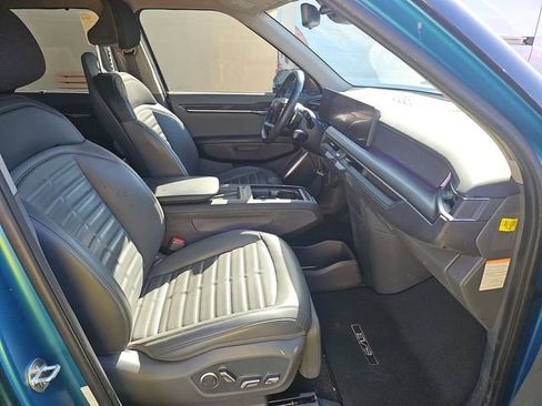 Used 2024 Kia EV9 Land image 10