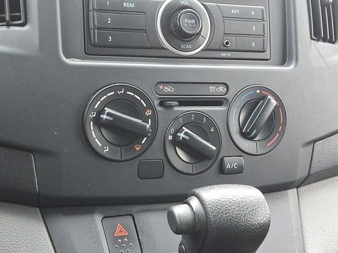Used 2015 Nissan NV200 S image 15