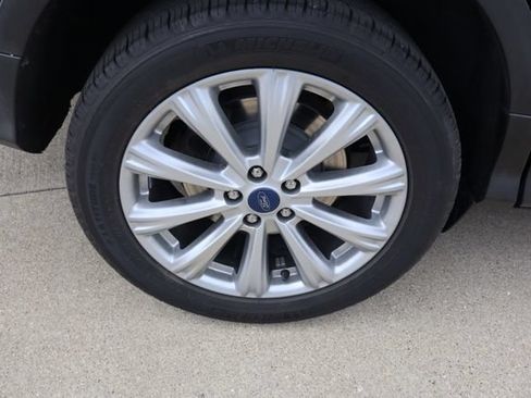Used 2017 Ford Escape Titanium FWD image 8