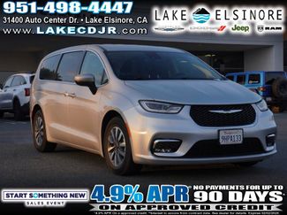 Used 2023 Chrysler Pacifica Touring-L video 1