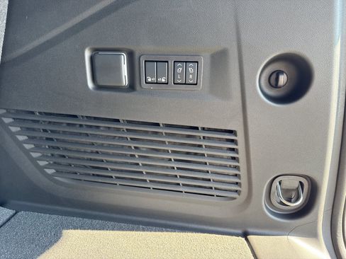 Used 2026 GMC Yukon Elevation RWD image 10