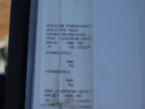 Used 2016 Ford E-350 and Econoline 350 Super Duty image 39