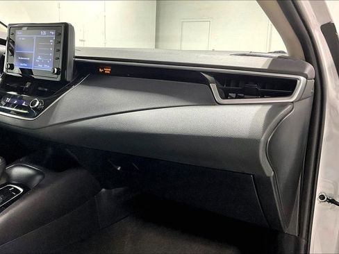 Used 2022 Toyota Corolla LE image 19