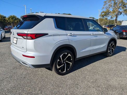 Used 2024 Mitsubishi Outlander SE image 4